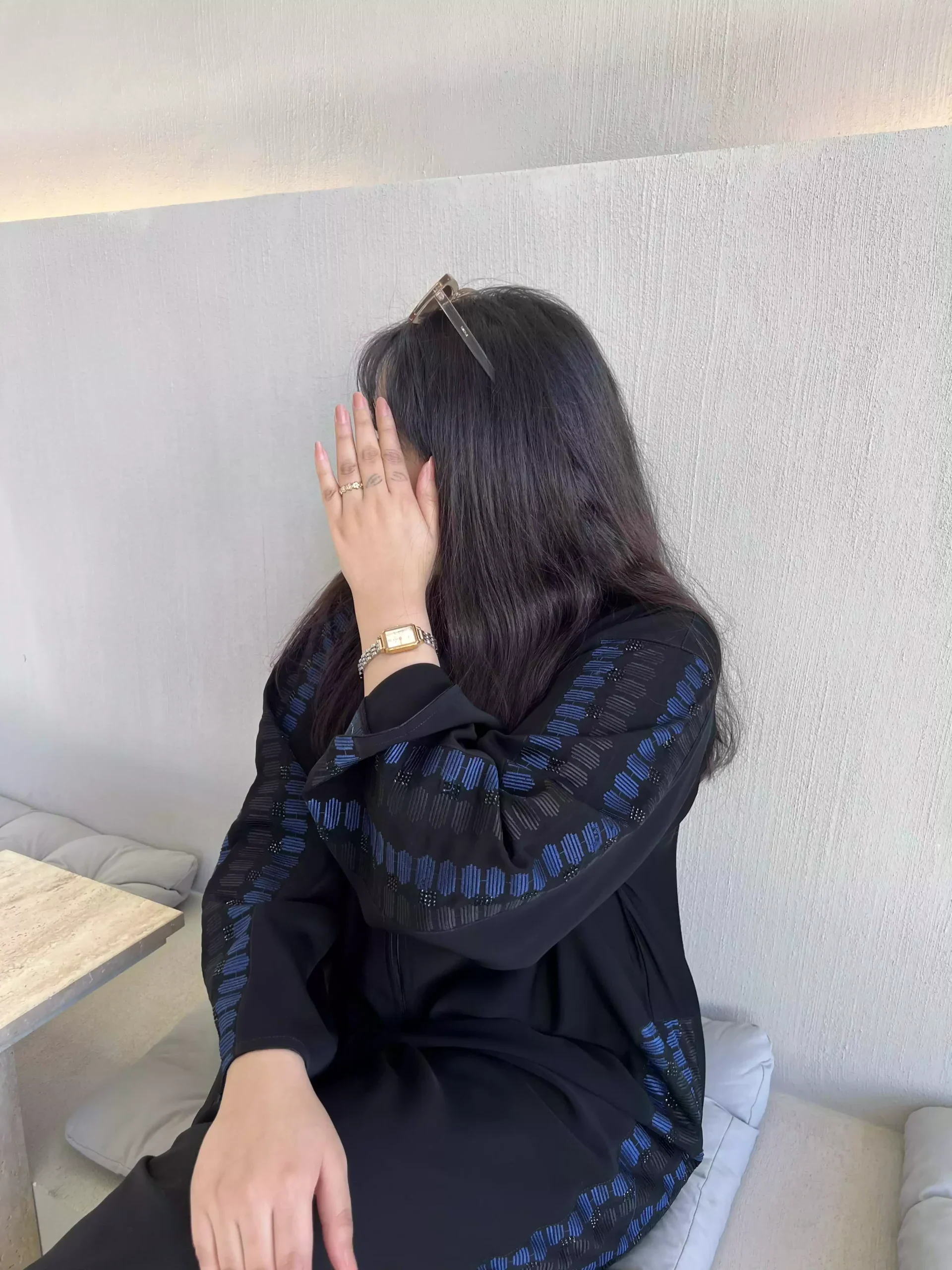 عباية كتف تطريز كحلي ناعم ولمسات راقية