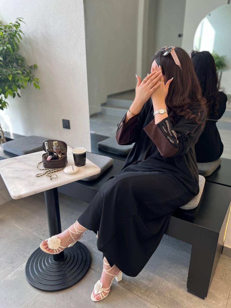 عباية كتف تطريز