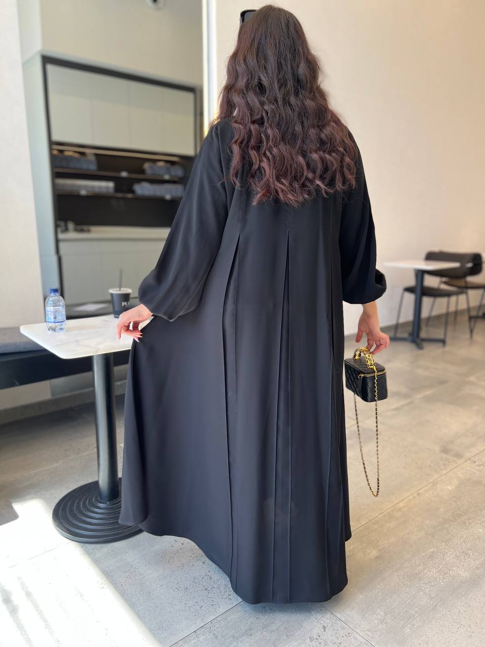 عباية كلوش واسعة بلمسة أنيقة