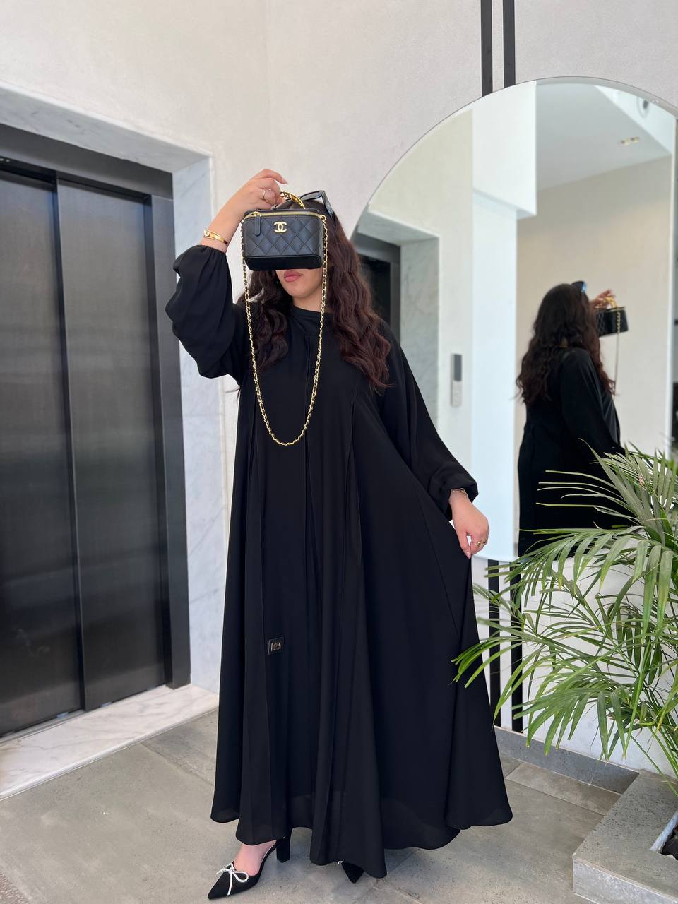 عباية كلوش واسعة بلمسة أنيقة
