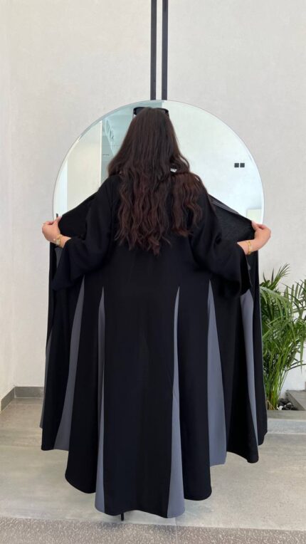 عباية كلوش قطري بتدخيلة مثلثية باللون الرصاصي