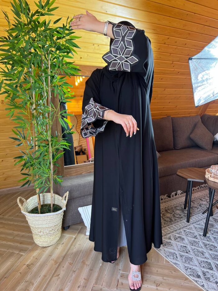 عباية كتف تطريز