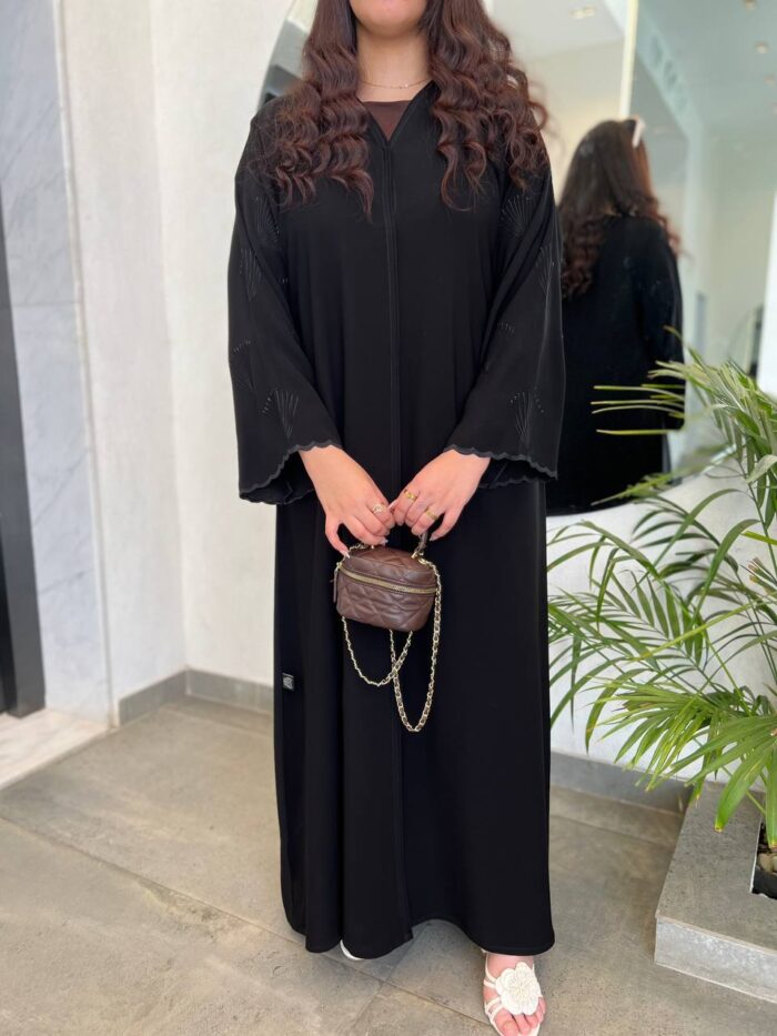 عباية كتف تطريز