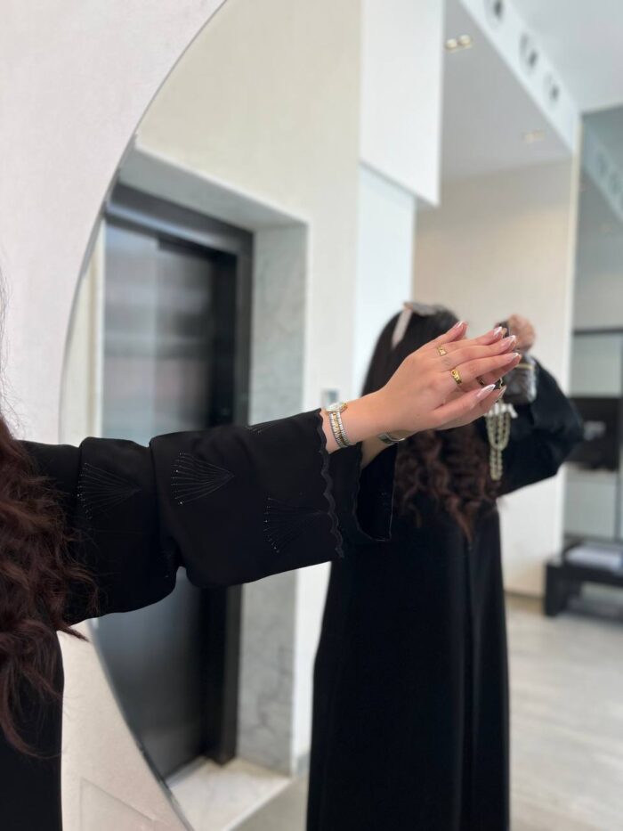 عباية كتف تطريز