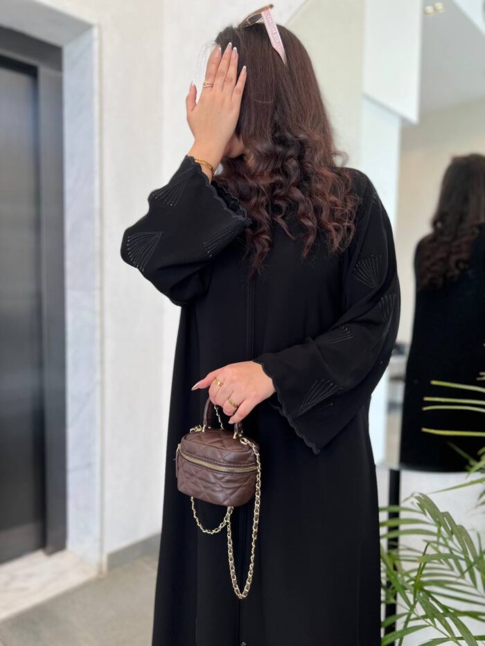 عباية كتف تطريز
