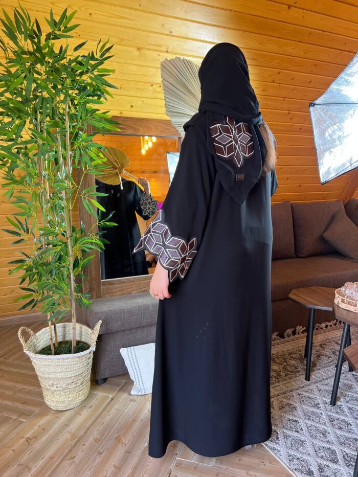 عباية كتف تطريز