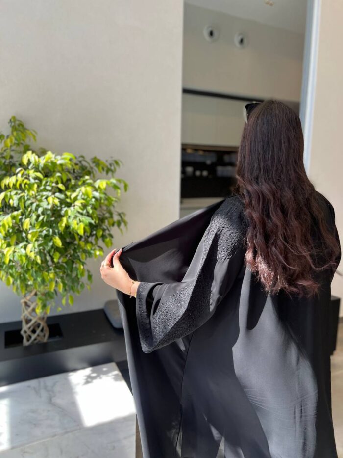 عباية كتف تطريز