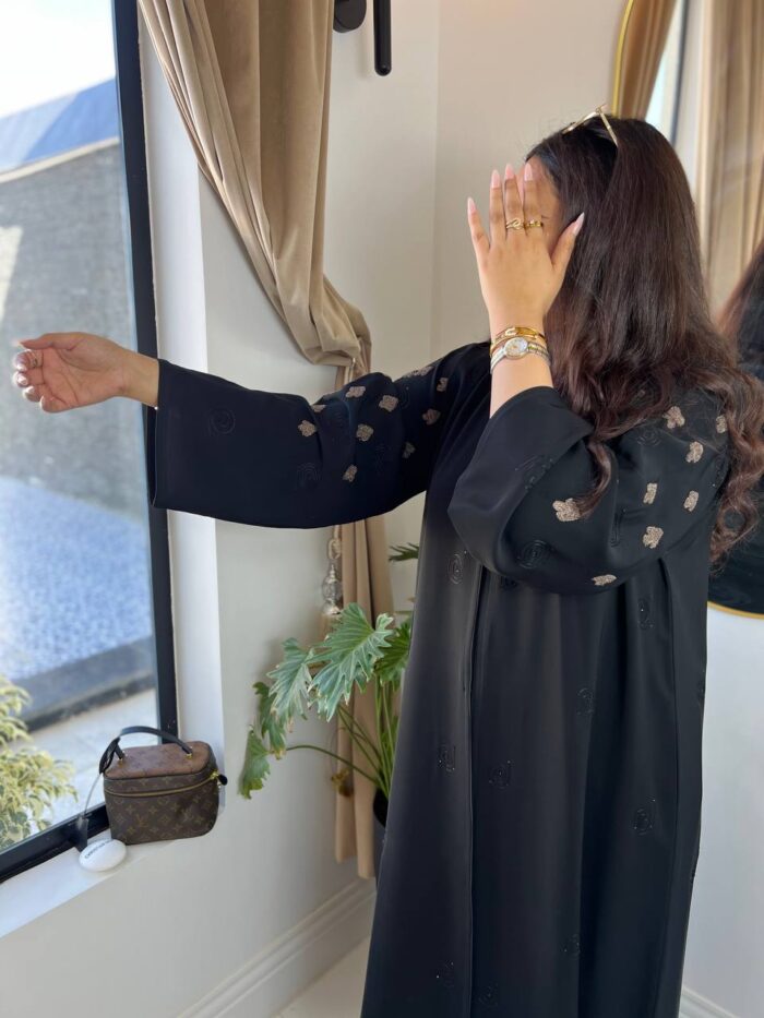 عباية كتف تطريز كامل