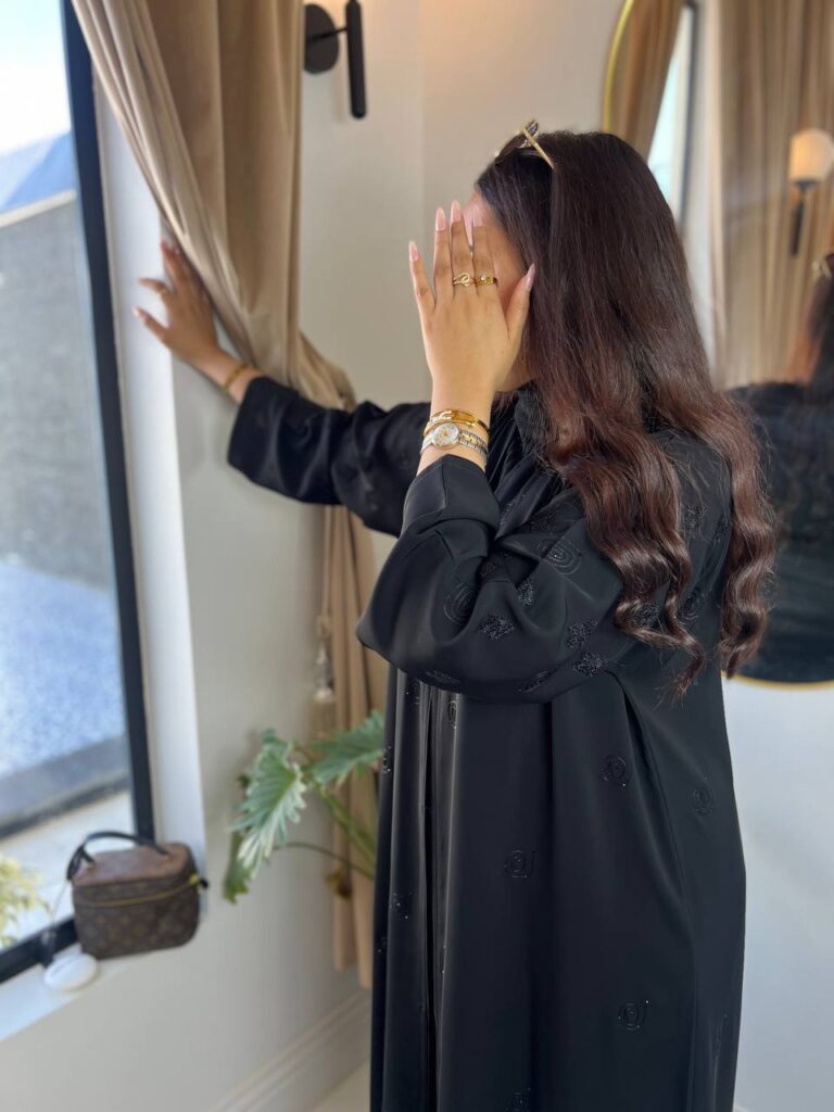 عباية كتف تطريز كامل