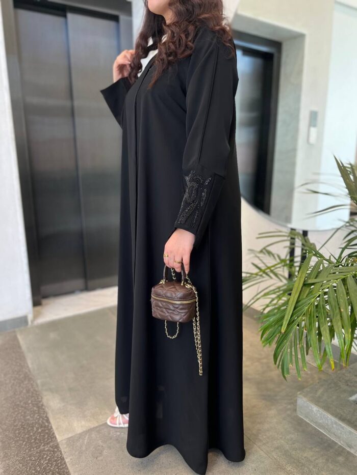 عباية كتف سوداء