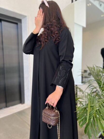 عباية كتف سوداء