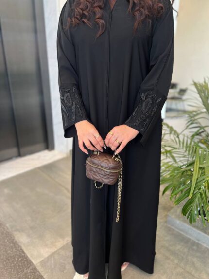 عباية كتف سوداء