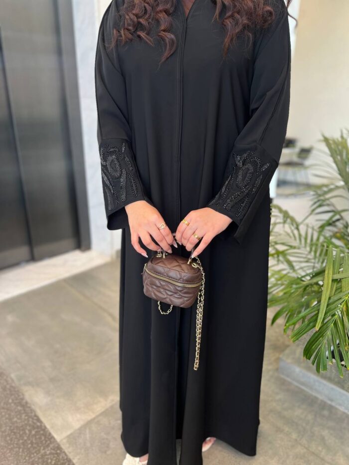 عباية كتف سوداء