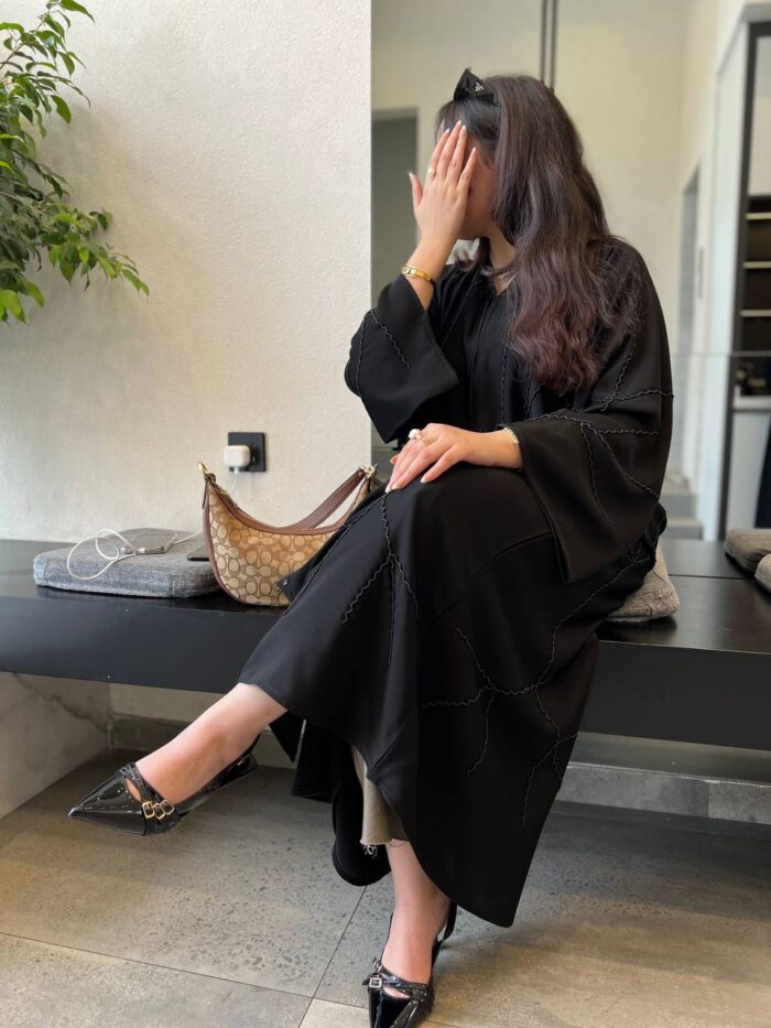 عباية كتف تطريز
