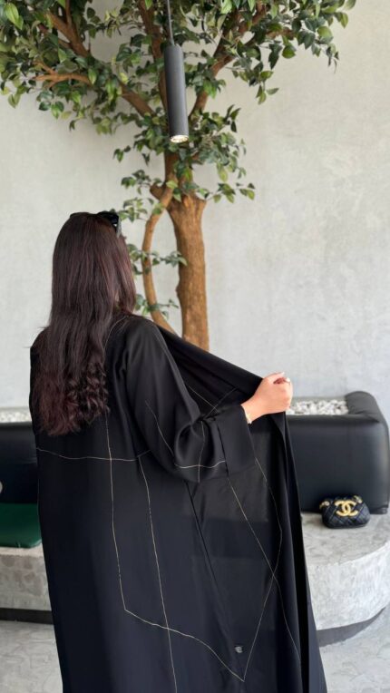 عباية نص كلوش