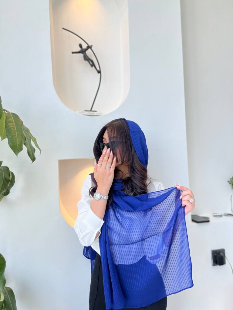 طرحة نيلي غامق
