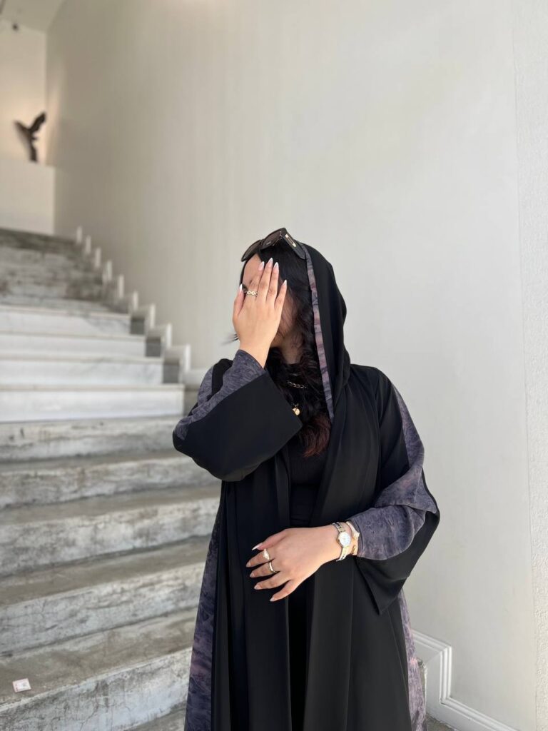 عباية كتف ملونة
