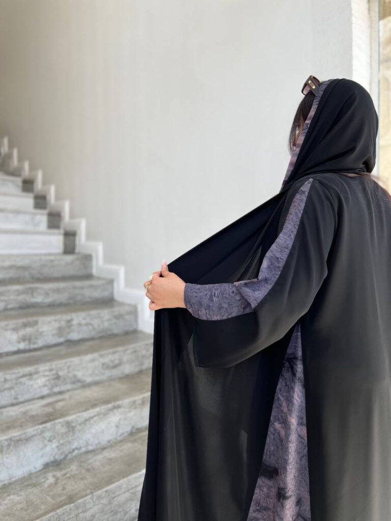 عباية كتف ملونة