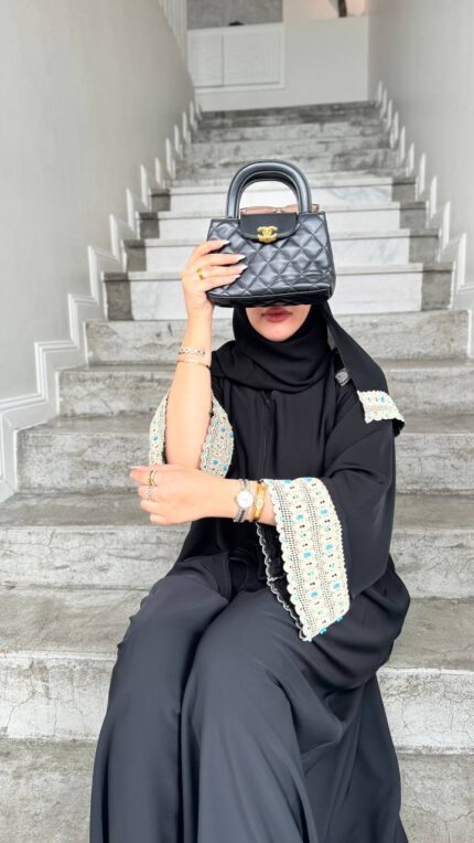 عباية نص كلوش بتطريز يدوي