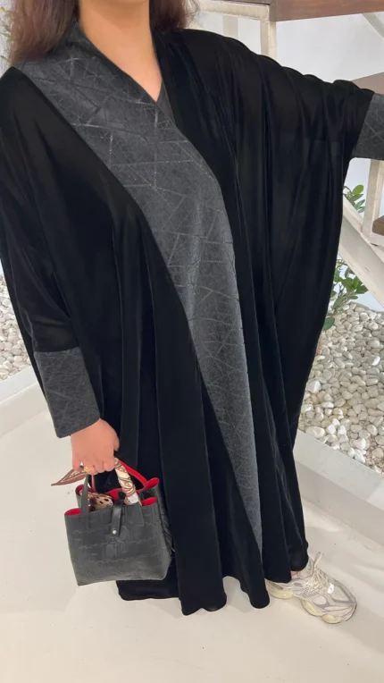 عباية كتف نص بشت مخمل شتوية