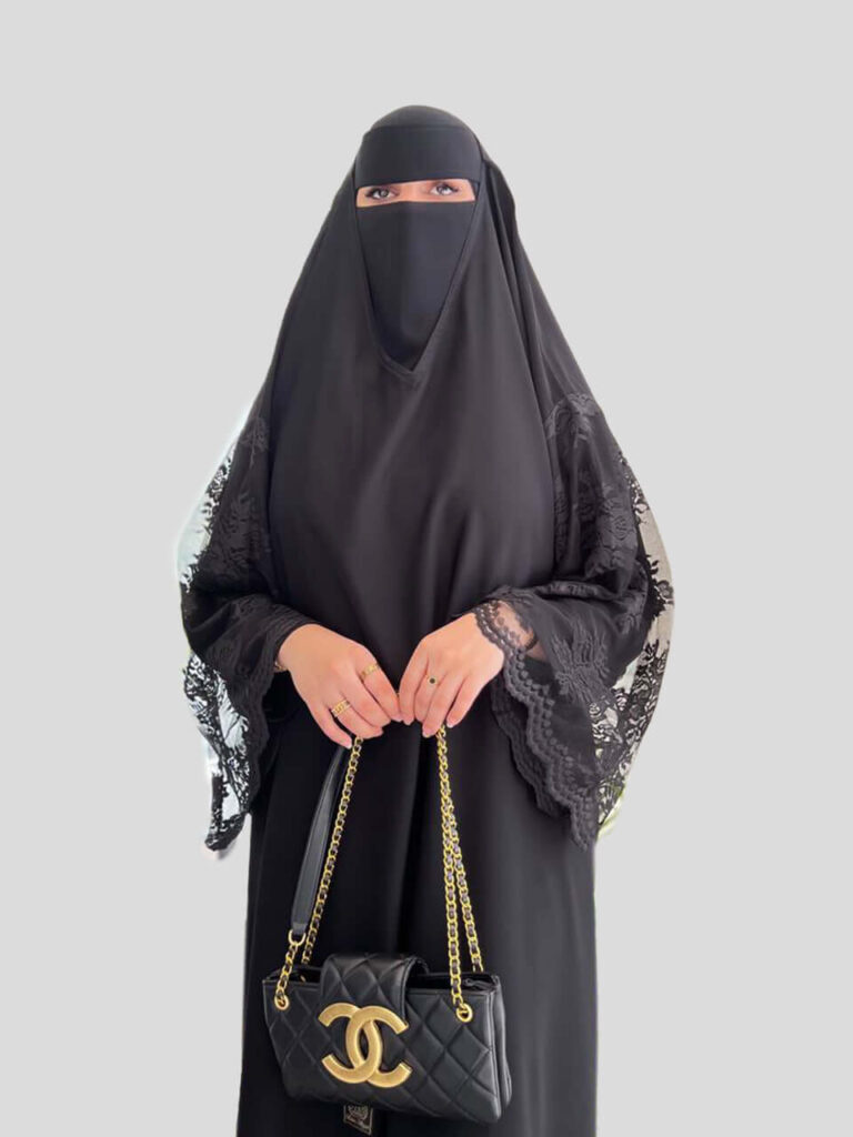 عباية راس سوداء كم مربع دنتيل قماش كوري ناعم